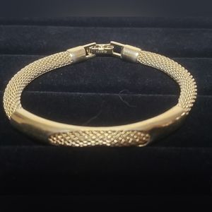 Vintage Signed Avon Gold Tone Mesh Bracelet 6"